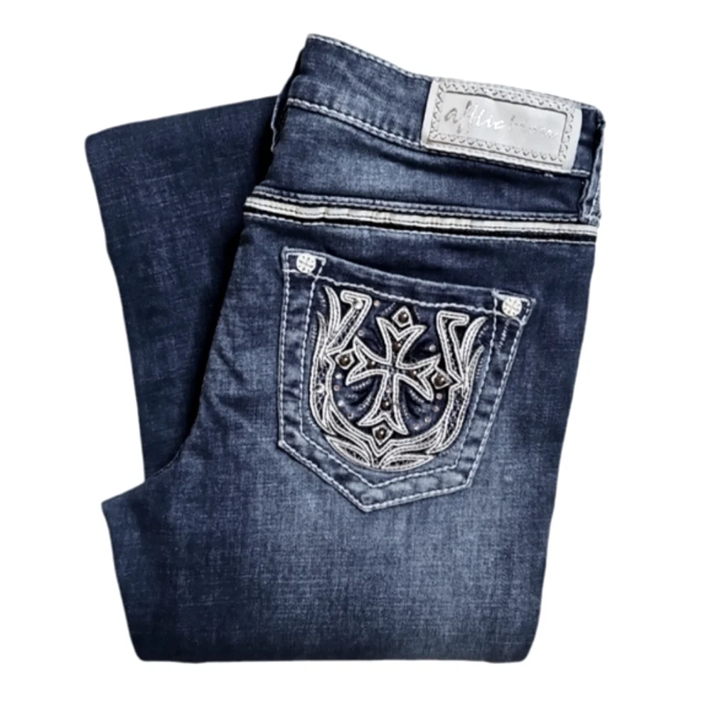 Affliction Jade Bootcut Jeans. Women's Size: Waist 28x33 Inseam. - Picture 5 of 15